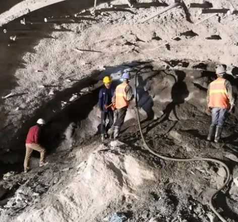 三河拱顶带模注浆料的施工流程及注意事项